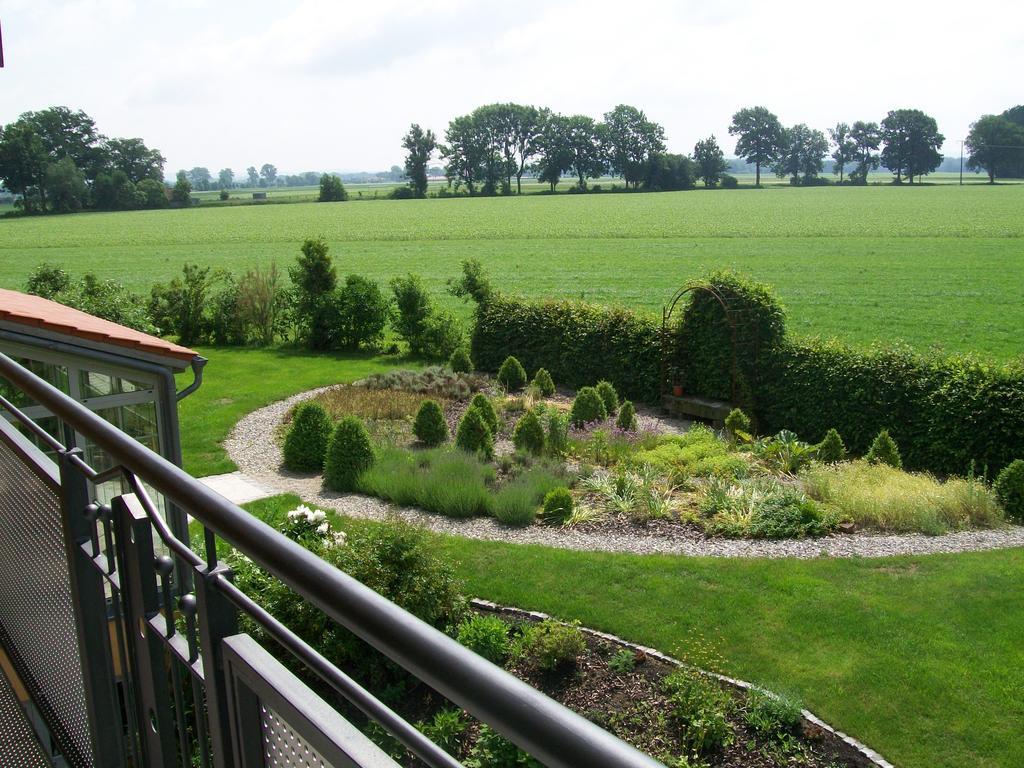 Landhotel Larenzen Kirchham Exteriör bild